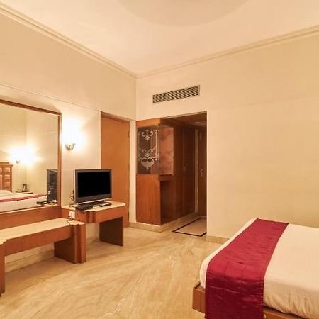 Hotel Dee Cee Manor Madras Buitenkant foto